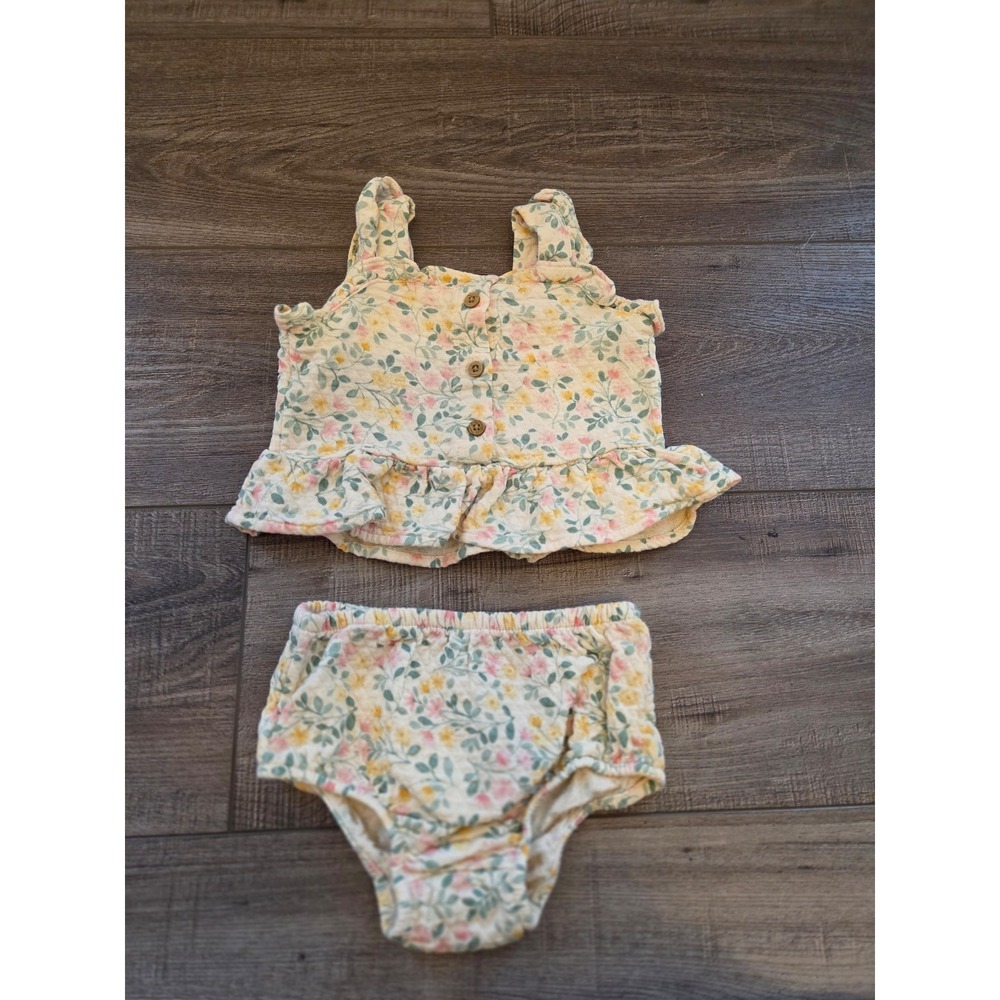 Cloud isalnd baby girl outfit 3-6 mos